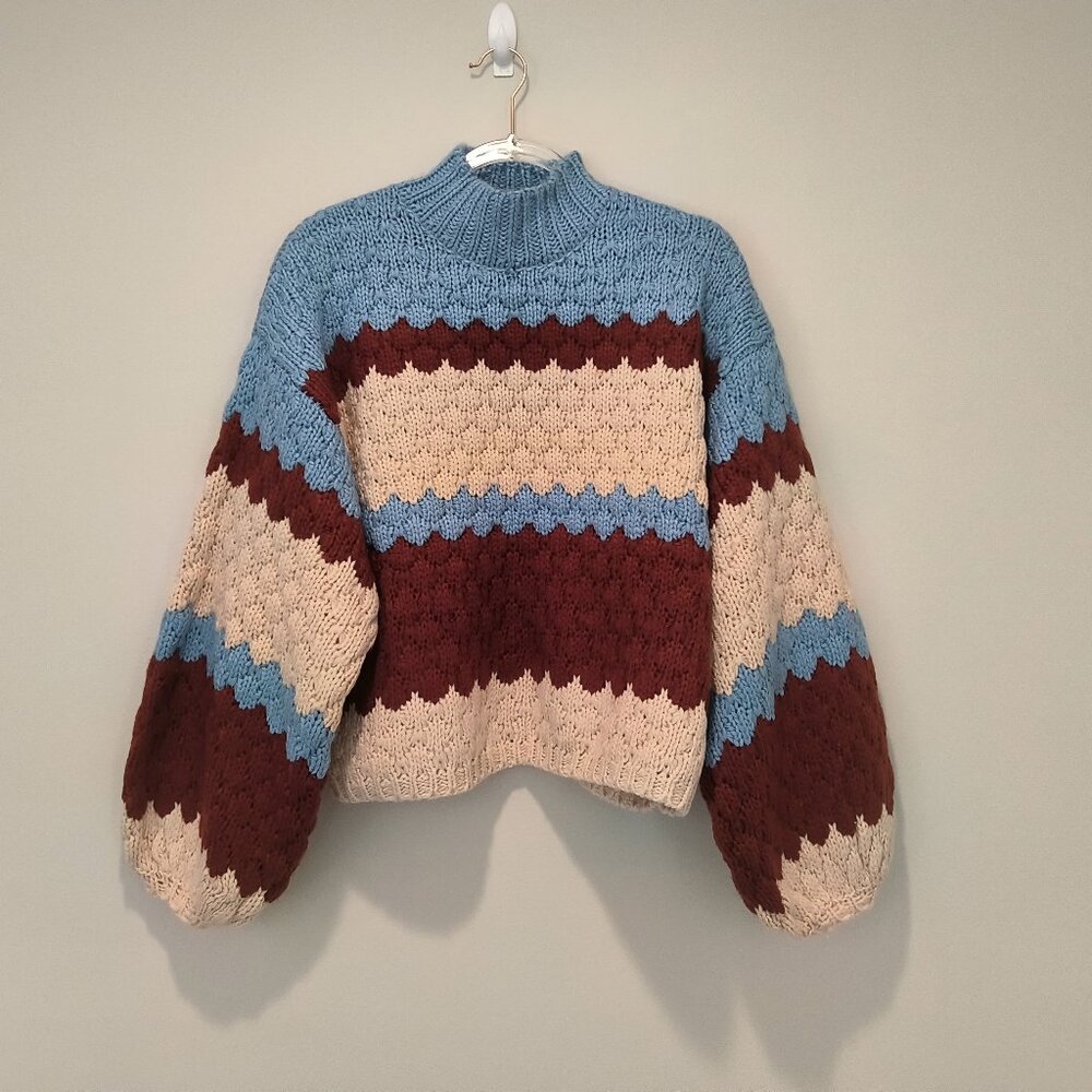 Forever 21  NWT crochet sweater size M